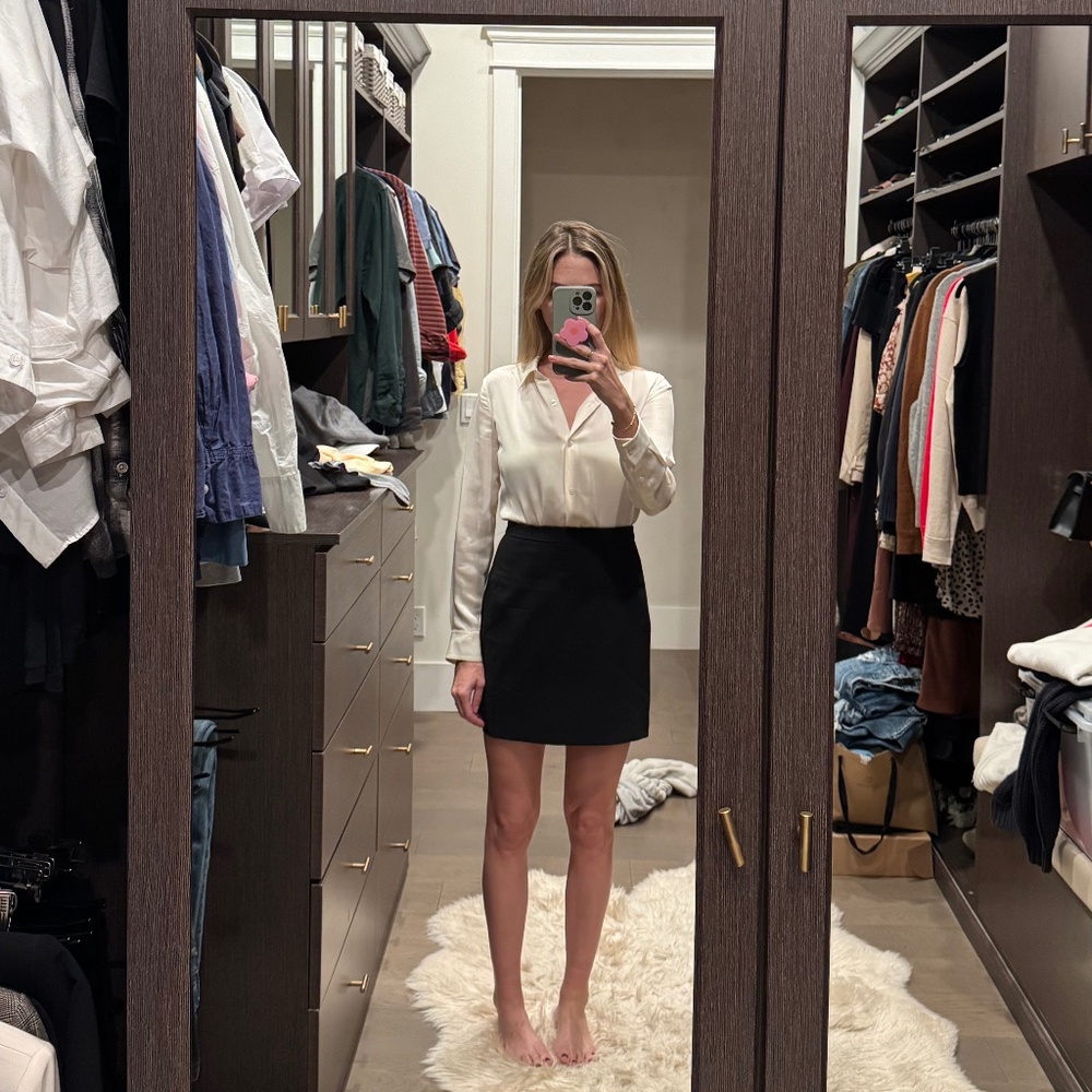 THEORY BLACK PENCIL SKIRT - SIZE 2